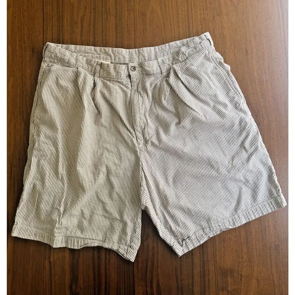 Brooks Brothers Men's Purple Seersucker Pleated Shorts - Size 40